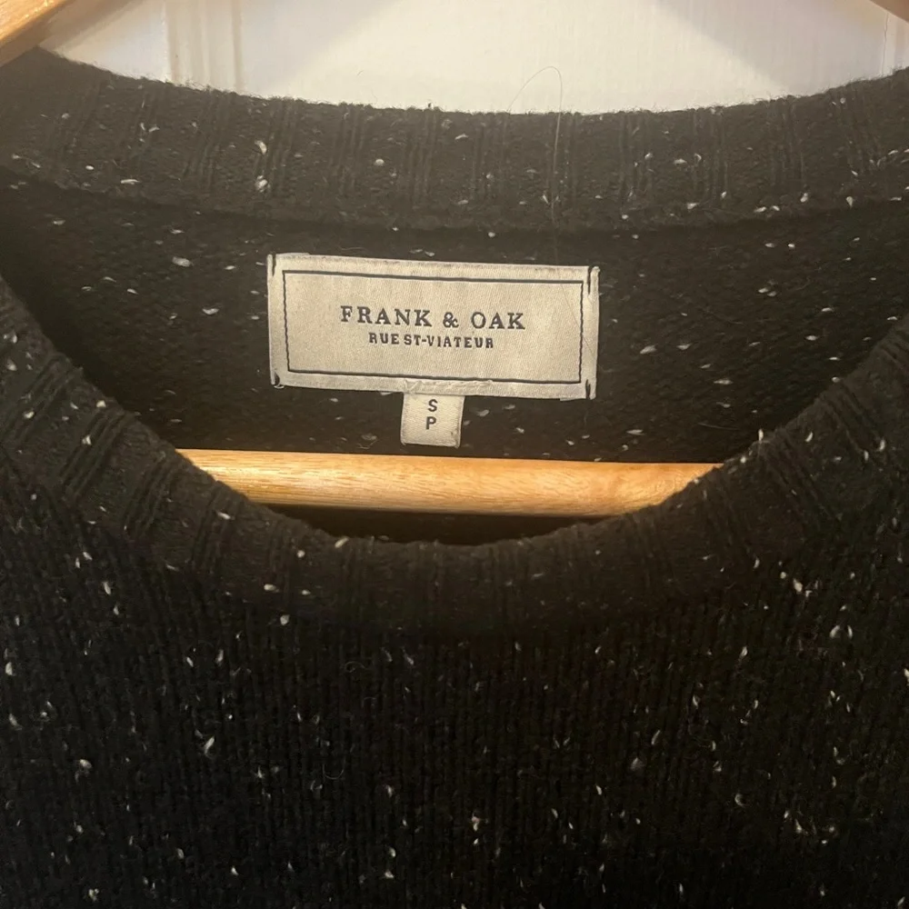 🚫SOLD🚫Black with white speckles crew neck sweater - Picture 2 of 5